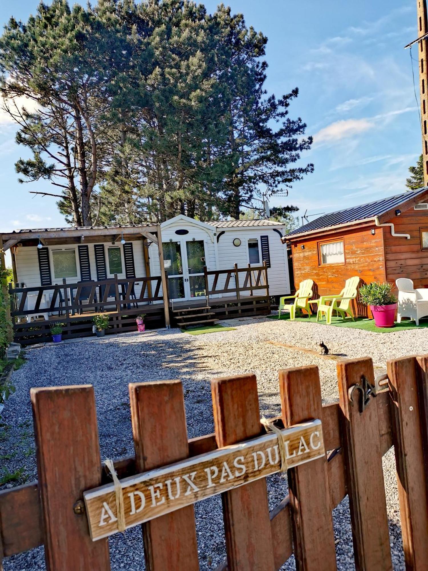 A Deux Pas Du Lac Hotel Ardres Luaran gambar